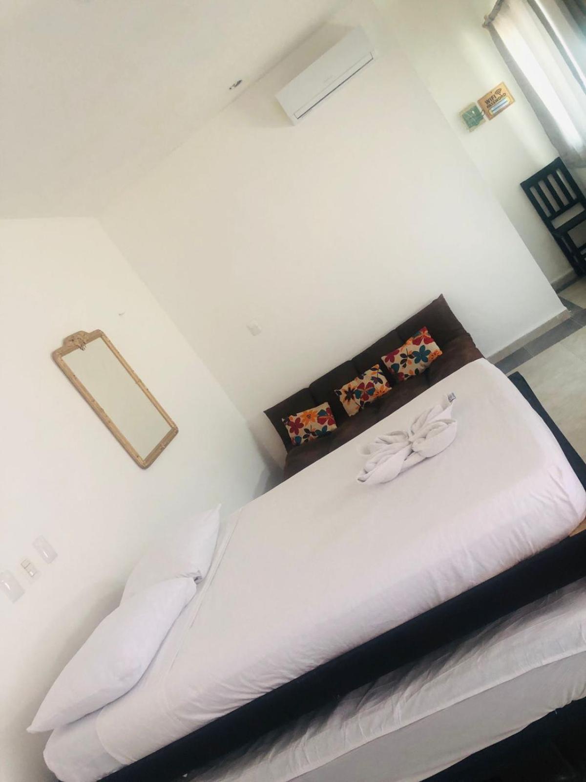 Easy Hotel Playa del Carmen Ngoại thất bức ảnh